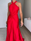 🔥 Sexy long dress with asymmetrical straps – bold, elegant and unforgettable