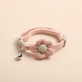 Adjustable cat collar with flower and bell – Style, comfort and safety for your pet! 🐱🐶