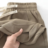 Men's shorts with large pockets for summer, breathable, casual style, beach and everyday