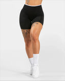 Women’s Seamless High-Waist Sports Shorts – Solid Color, Hip-Lifting Yoga & Running Shorts
