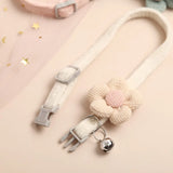 Adjustable cat collar with flower and bell – Style, comfort and safety for your pet! 🐱🐶